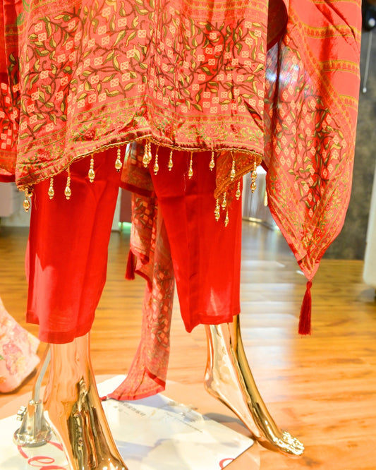 Red Floral Printed Suit Set with Zari Neckline & Matching Dupatta