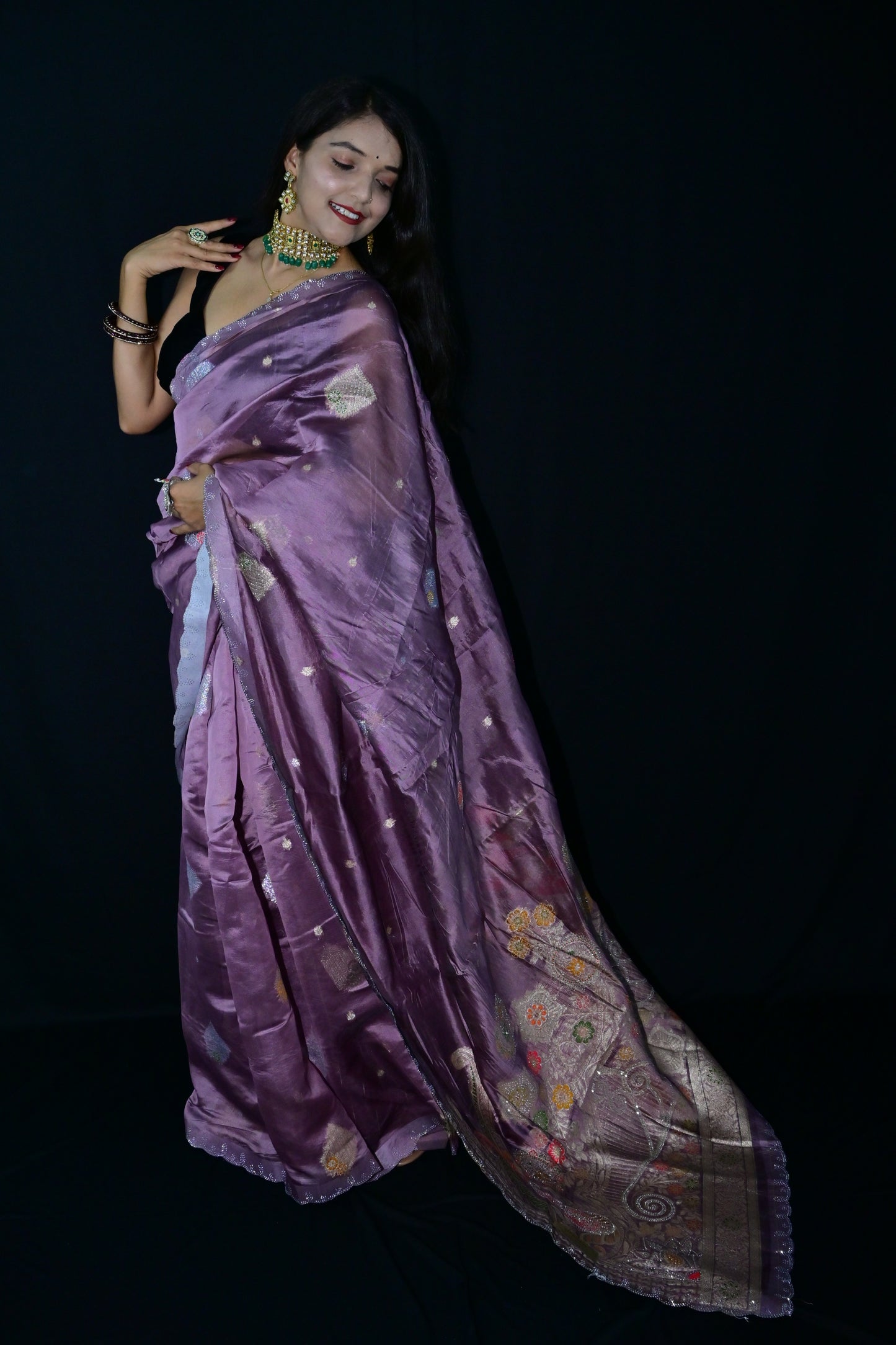 Lavender Silk Saree with Intricate Zari Weaving