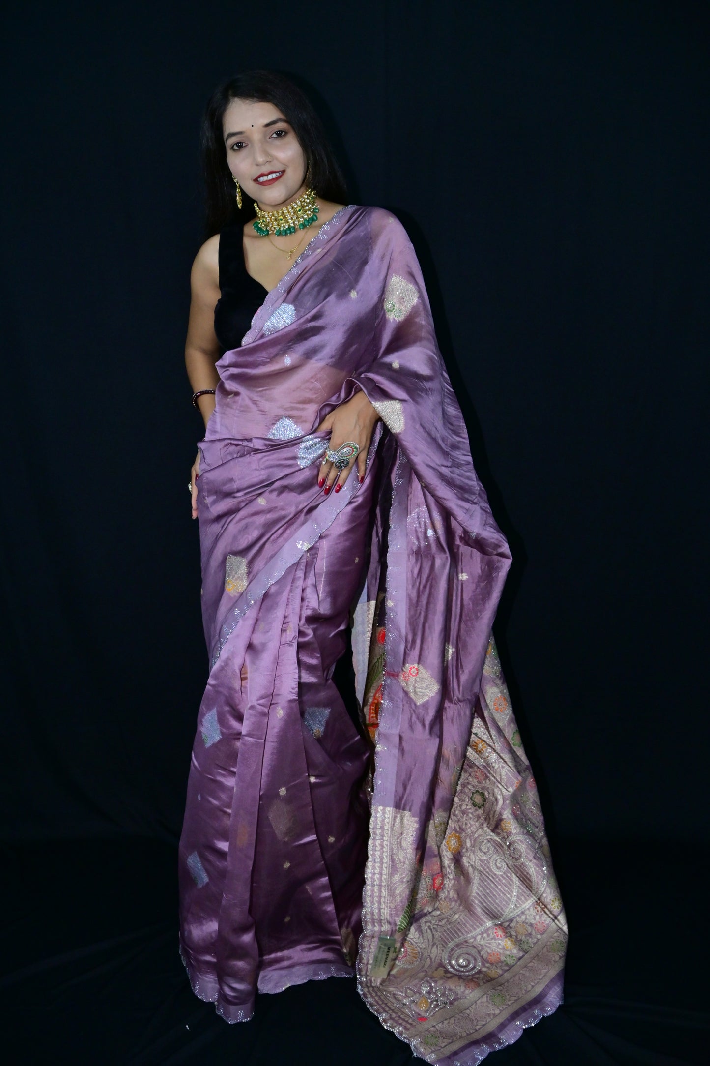 Lavender Silk Saree with Intricate Zari Weaving